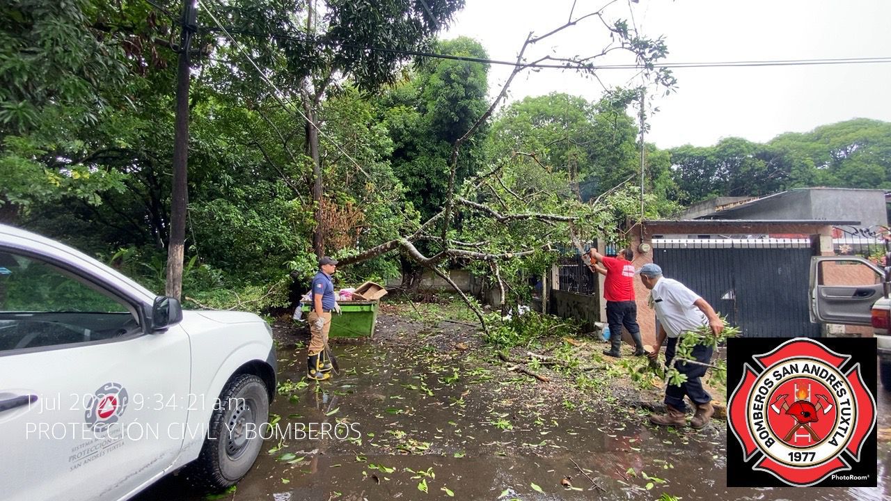 Protección Civil y CFE coordinan trabajos en apoyo a la ciudadanía por el paso de la depresión tropical no. 3