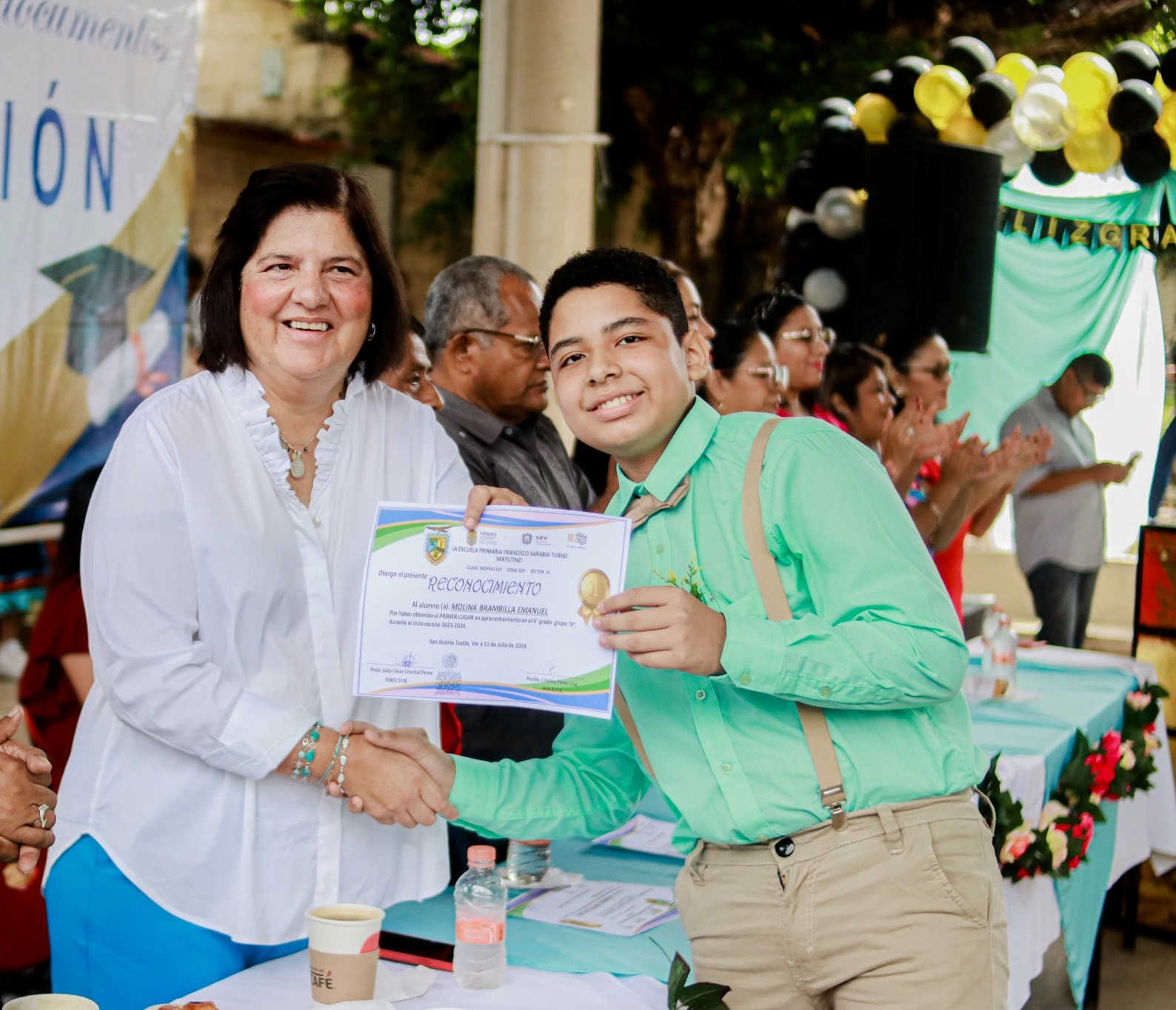 Alcaldesa de San Andres Tuxtla acude a ceremonia de clausura de la primaria «Francisca Sarabia»