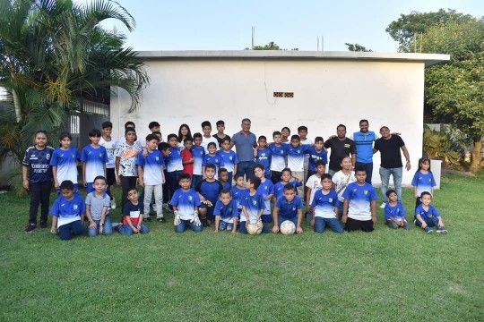 Agradezco al equipo de fútbol FC Peques de Cabada, por la invitación al agradable convivio realizado el día de hoy