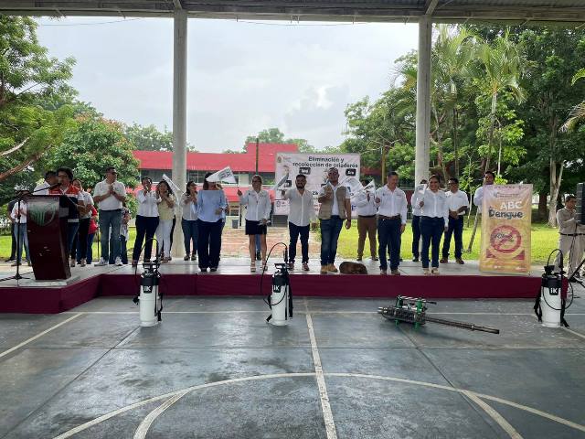 TecNM de San Andrés Tuxtla y personal de SESVER dan banderazo de la Semana Nacional Contra el Dengue