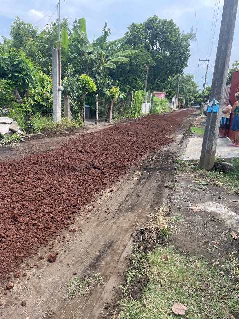 Alcalde Julio Cesar García Machucho atiende necesidades de vialidad en col. San Fernando