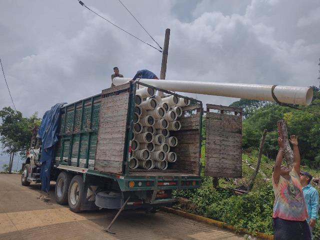 Comprometido con la ciudadanía, gobierno municipal inicia rehabilitación en red de abasto de agua potable en San Andrés