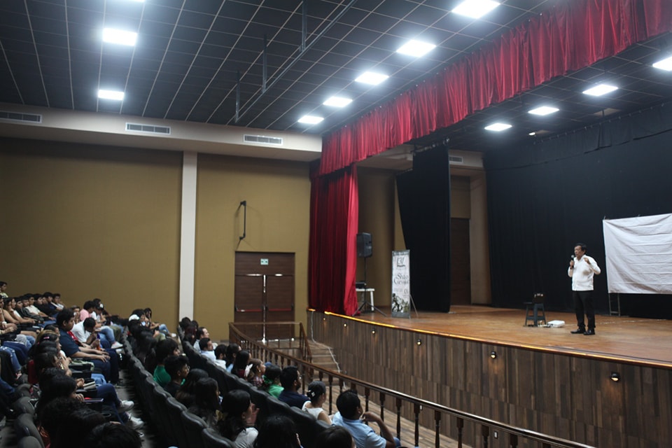 Ayuntamiento de San Andrés Tuxtla presenta conferencia magistral sobre la suelta de globos con el Cronista de la Ciudad