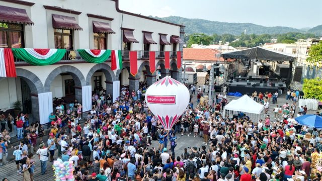 Felices fiestas patrias hoy los esperamos para bailar con la “Orquesta Guayacán”