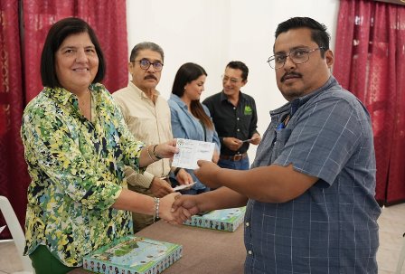 Alcaldesa preside la reunión y entrega de credenciales del Comité de Vigilancia Comunitario de Vida Silvestre de los Tuxtlas