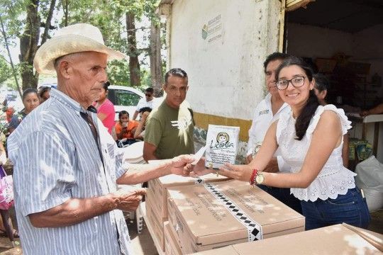 Inauguran tienda Liconsa en Brazo de la Palma