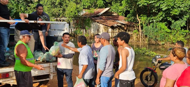 Damnificados por lluvias torrenciales en Los Tuxtlas no están solos, Gómez Cazarín los respalda