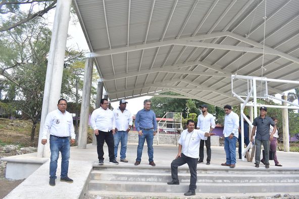 Supervise la construcción del domo de la escuela Lucio Gallardo Pavón de la localidad Dos Aguas