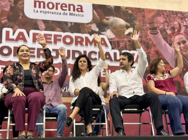 Asiste Claudia Tello a la asamblea informativa de su partido MORENA