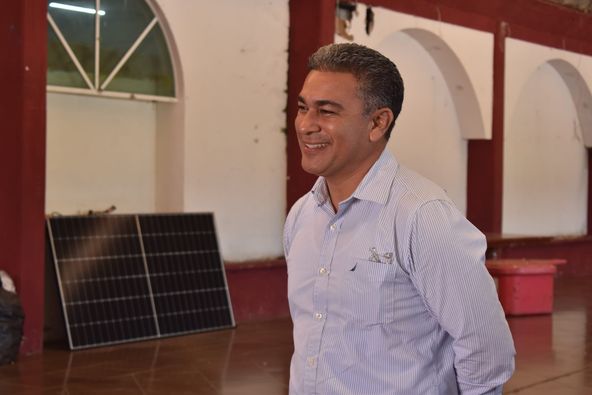 Ayuntamiento de Ángel R. Cabada continua entregando paneles solares a comunidades