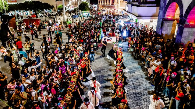 Se lleva a cabo el Desfile de Catrinas y Catrines 2024 por diversas calles de la ciudad