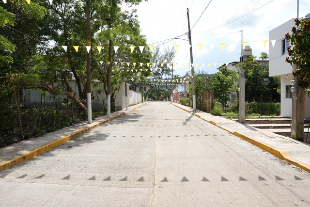 Inaugura alcaldesa de San Andrés Tuxtla, pavimentación en la calle Matamoros de Ranchoapan