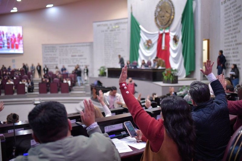 Reciben del Poder Judicial datos de vacantes e interesados en proceso electoral