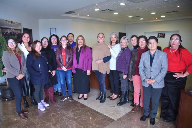 Se reúnen diputadas con presidenta del Poder Judicial y mujeres feministas