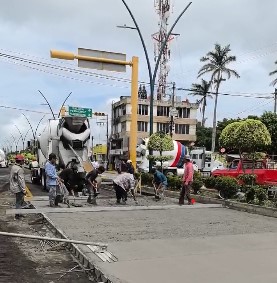 Continuamos con los trabajos de pavimentación de concreto hidráulico en el boulevar Francisco J. Moreno