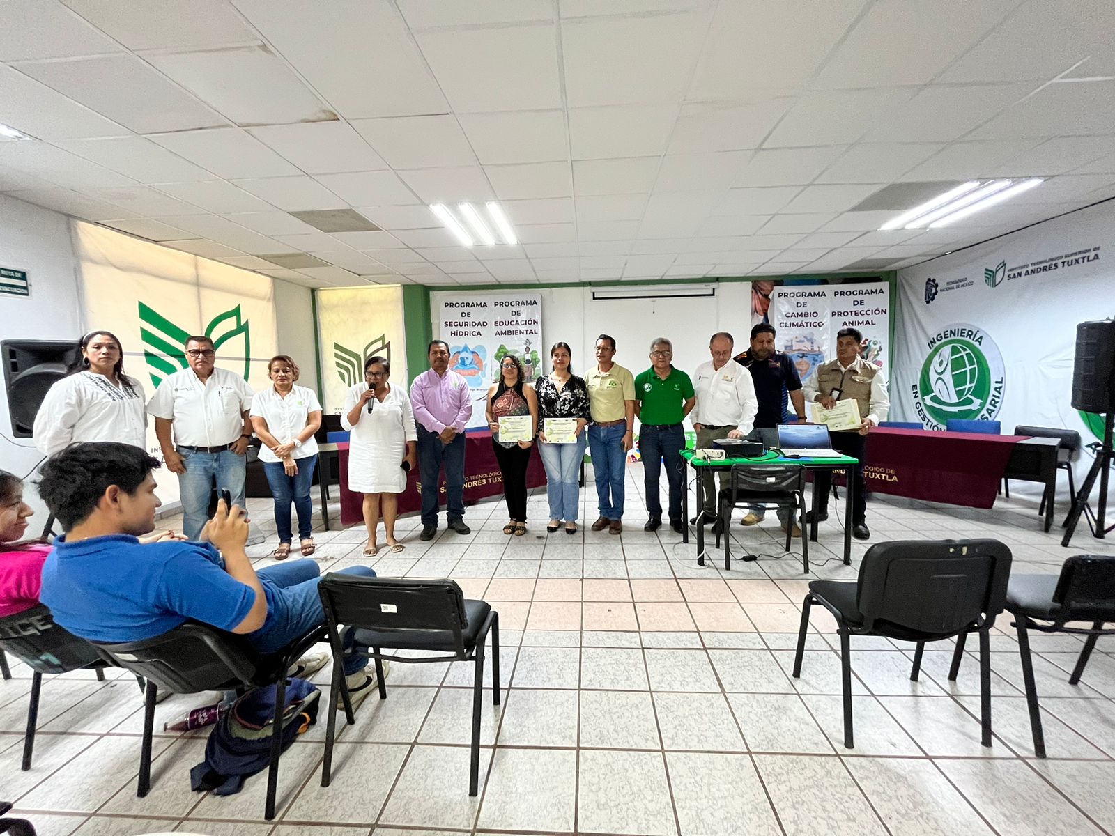 Concluyen ponencias por el Día Mundial del Medio Ambiente en San Andrés Tuxtla