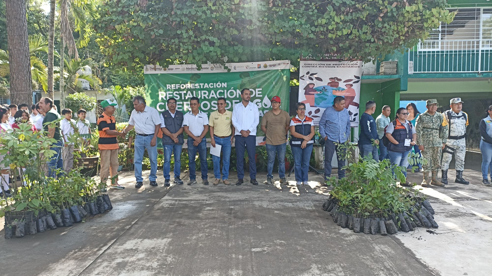 Gran éxito la reforestación en cuerpos&nbsp; de agua de Los Tuxtlas por parte del comité de vigilancia de vida silvestre.