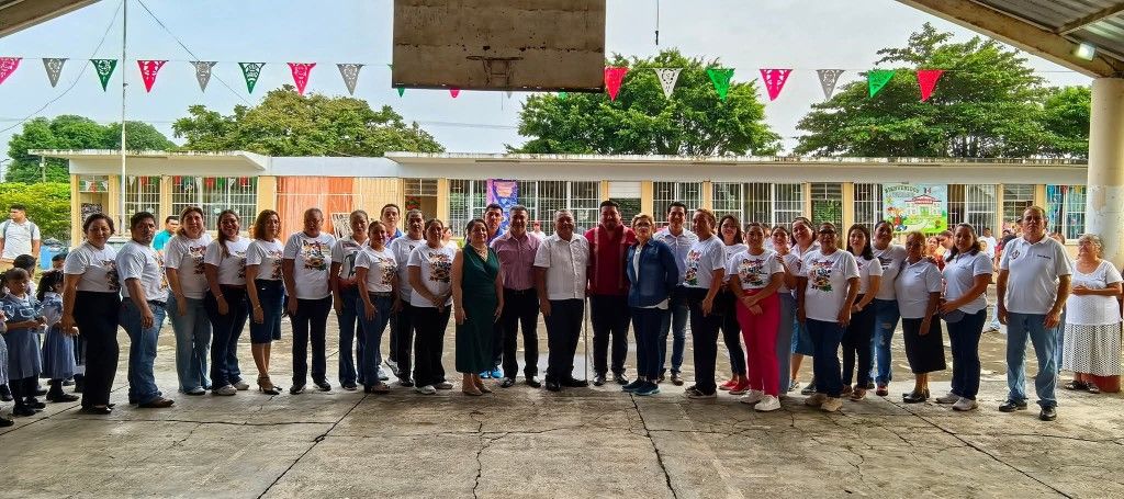 Que el entusiasmo, la disciplina y la dedicación los acompañen en cada reto y cada aprendizaje: Julio César García Machucho