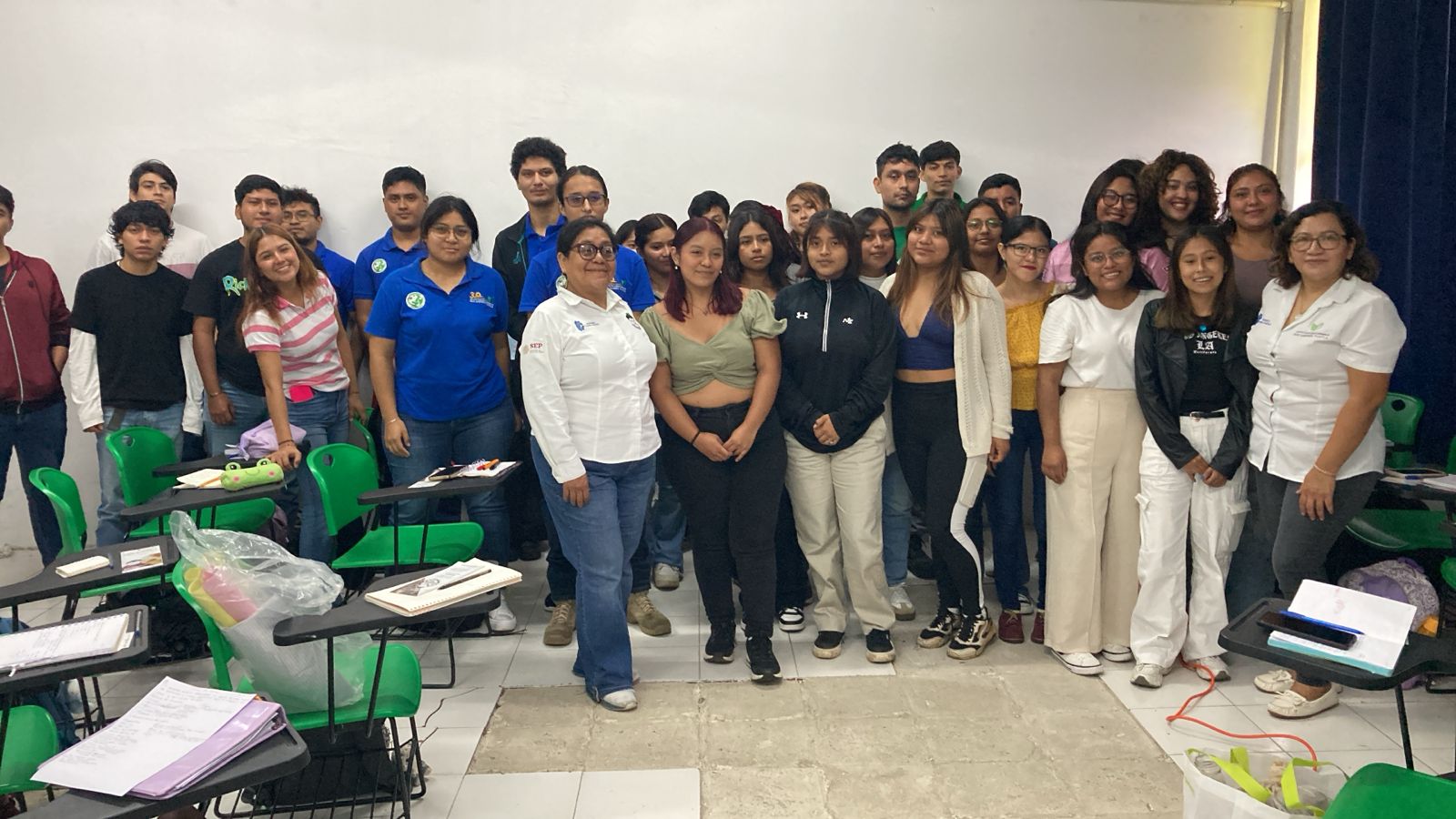 Estudiantes de Ingeniería Ambiental del ITS de San Andrés Tuxtla en el marco del 32 aniversario del plantel, participan en los talleres del Congreso Multidisciplinario de Investigación y Desarrollo Tecnológico – CMIDT 2025.