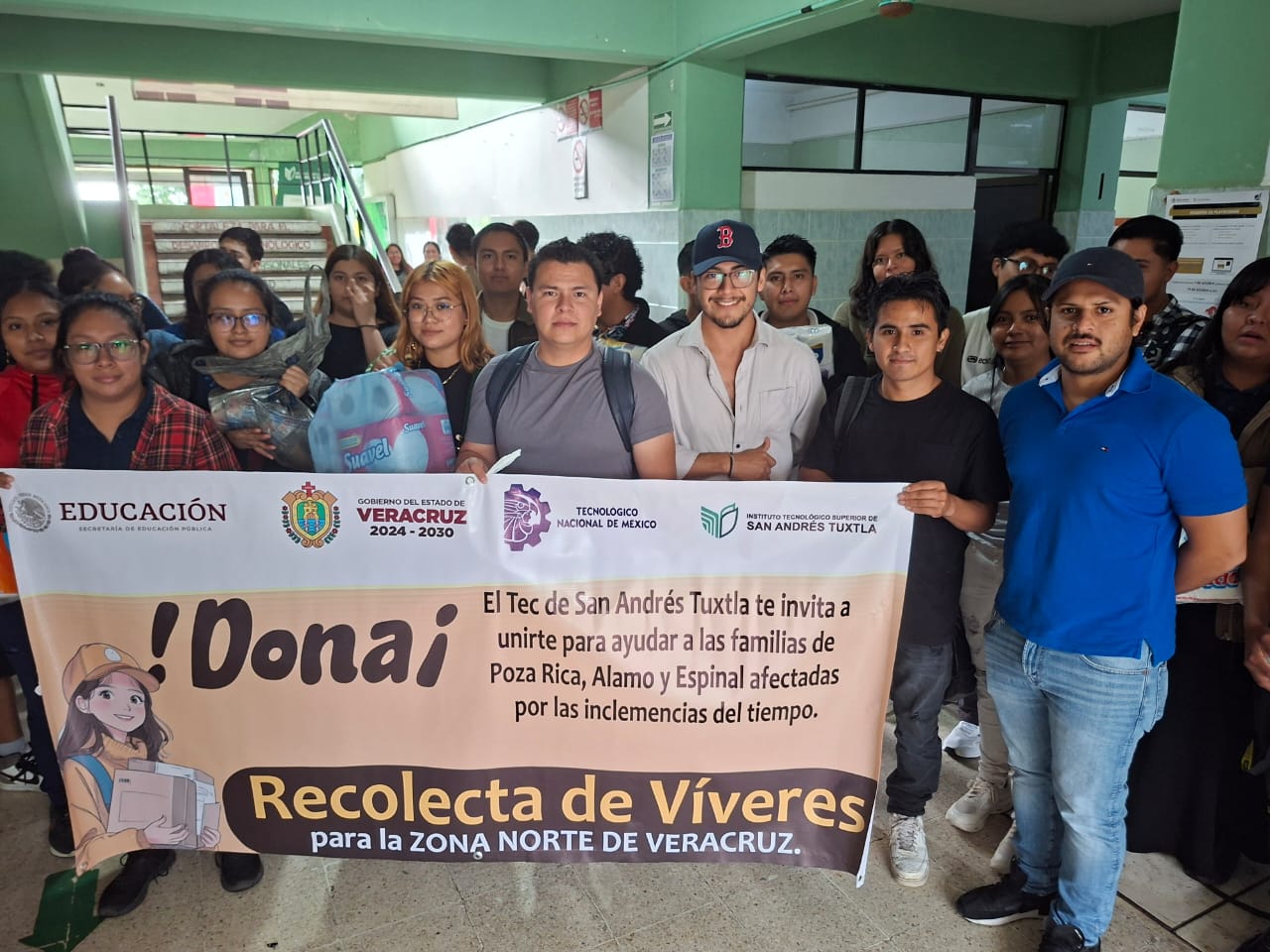 Estudiantes, docentes y personal del Sistema Semiescolarizado del Tec de San Andrés, se hermanan y participan en esta donación con causa para ayudar a los hermanos del norte del estado