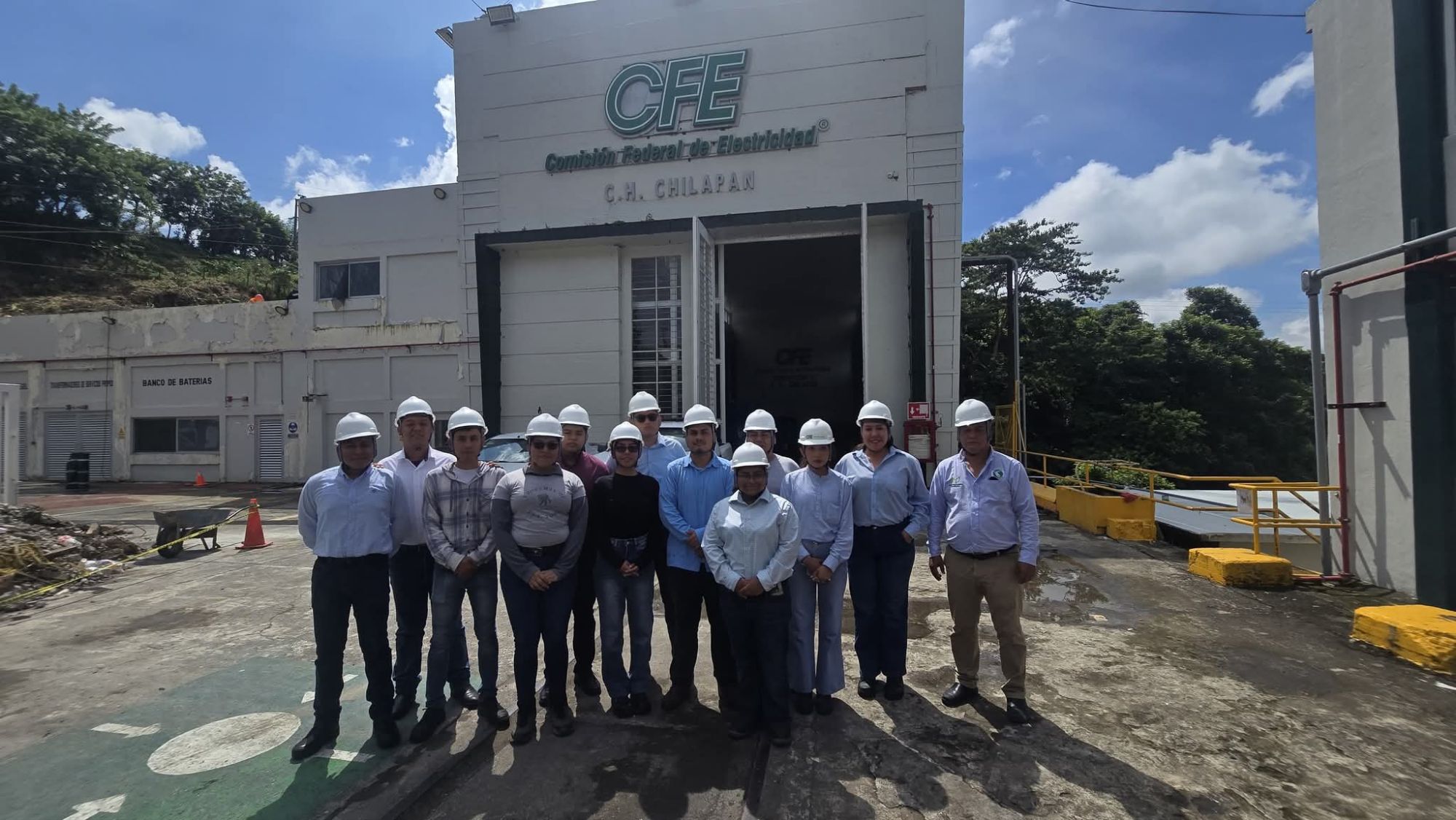 Estudiantes de Ingeniería Mecatrónica del Tecnológico de San Andrés Tuxtla, tuvieron la oportunidad de adquirir conocimientos sobre la aplicación de los sistemas hidráulicos utilizados en la región