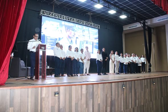 Estudiantes del sistema semiescolarizado tomaron una serie de conferencias concluyendo el 7° CMIDT 2025 del ITSSAT