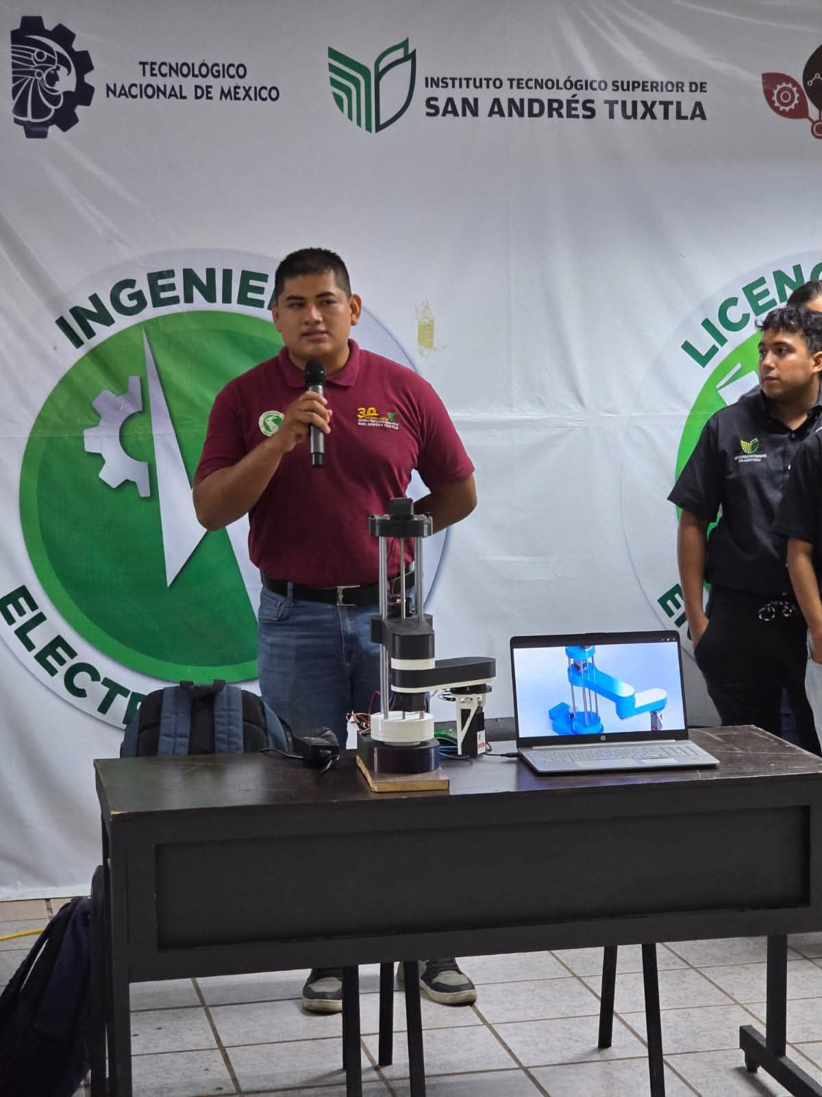 Alumnos de mecatrónica llevaron a cabo “Muestra Educativa Mecatrónica 2025”