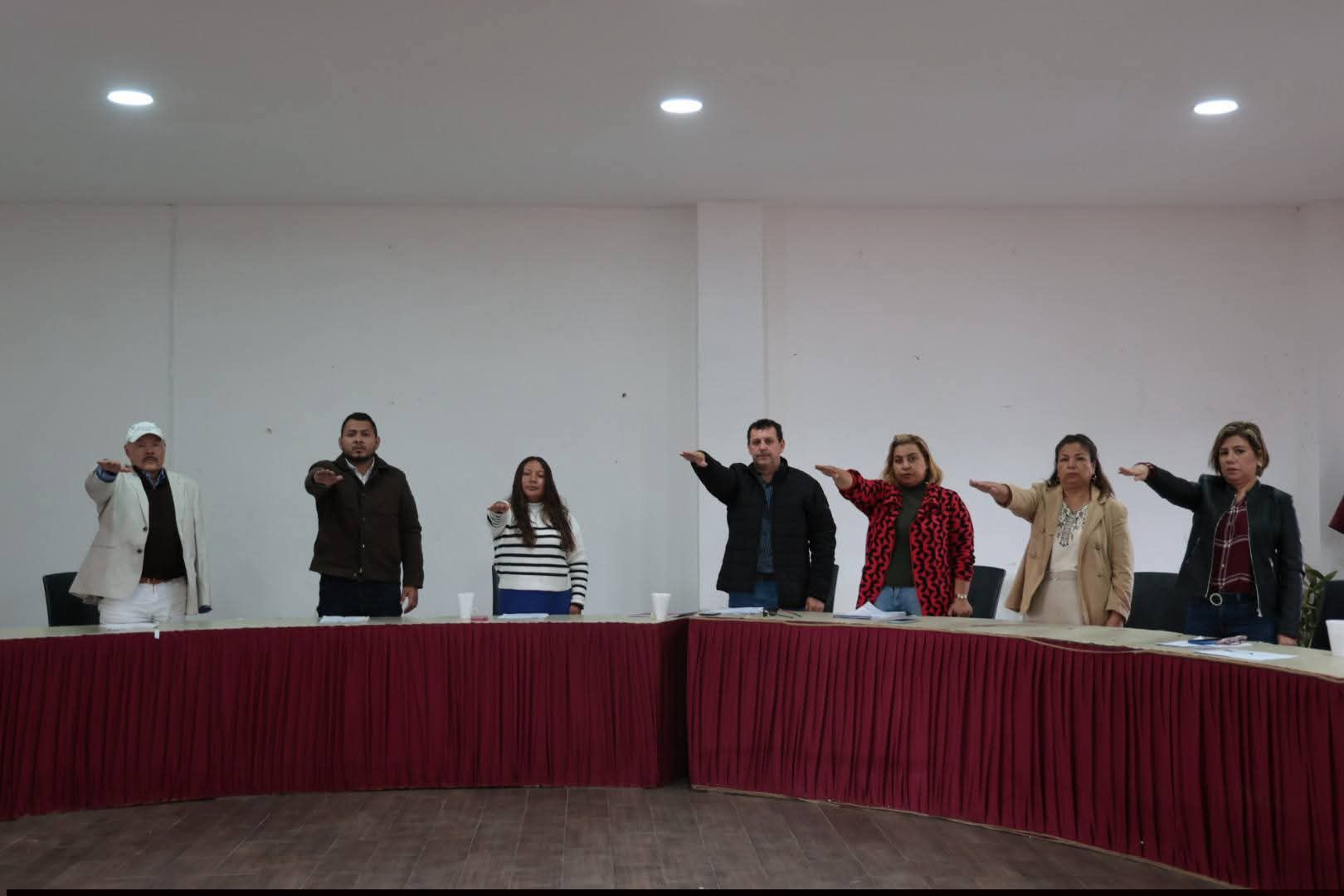 Sesiona Cabildo de Catemaco para integrar y aprobar el nombramiento de secretario, tesorero y otras direcciones