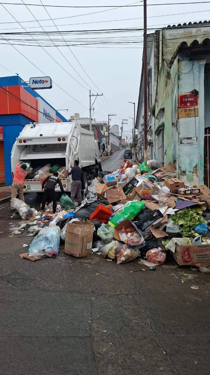 Este 1 de enero, limpia pública continúa trabajando