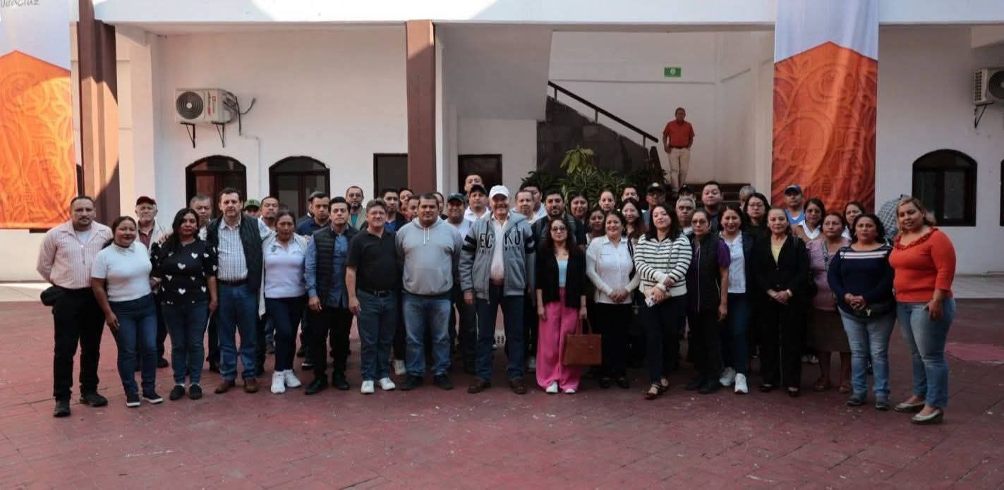 Manuel Eduardo Toscano se reune con personal de confianza del Ayuntamiento