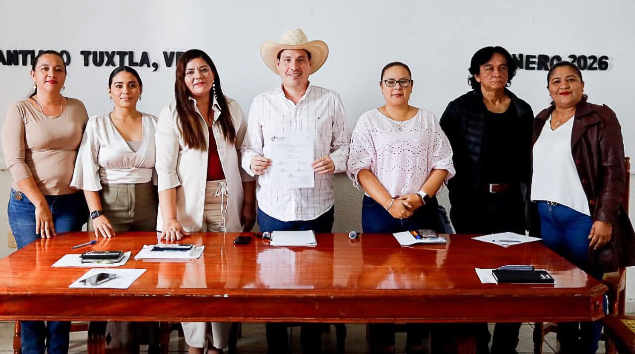 Ayuntamiento de Santiago Tuxtla acuerda reducción histórica de salarios en beneficio de los paisanos.