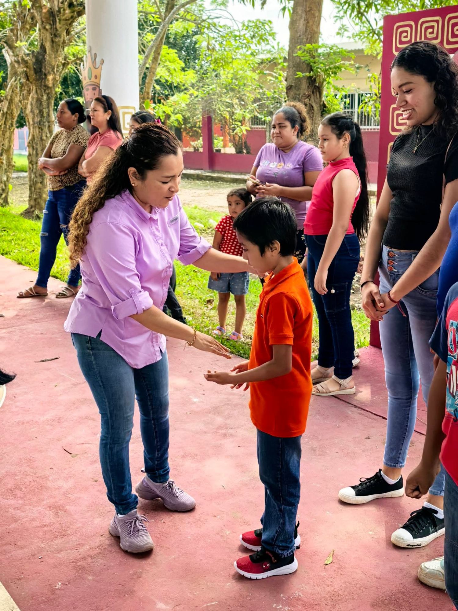 DIF Municipal de Ángel R. Cabada repartieron regalos en localidades del municipio