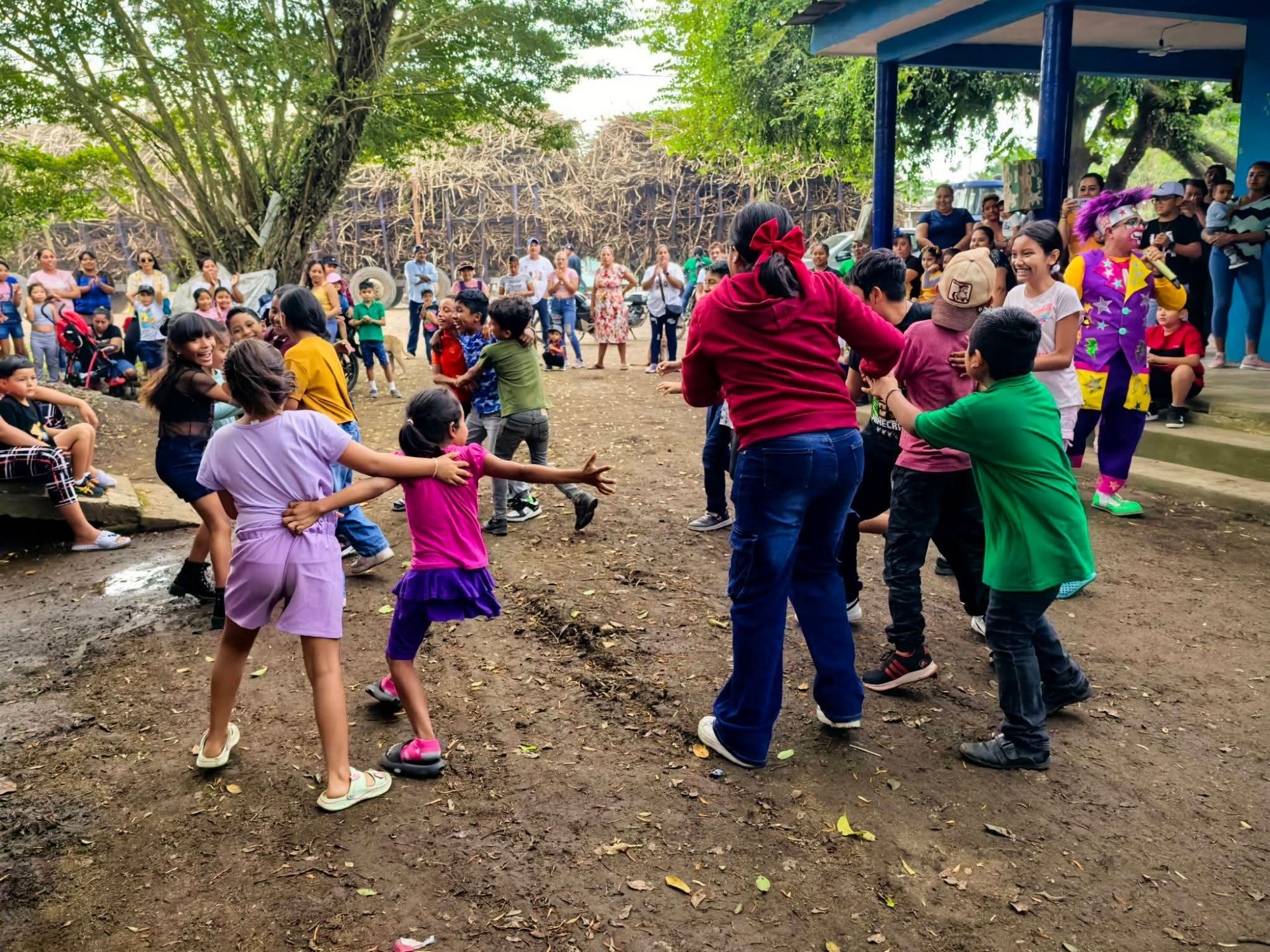 Con juegos y regalos, niños y niñas de la loc. La Providencia celebró el Día del Niño