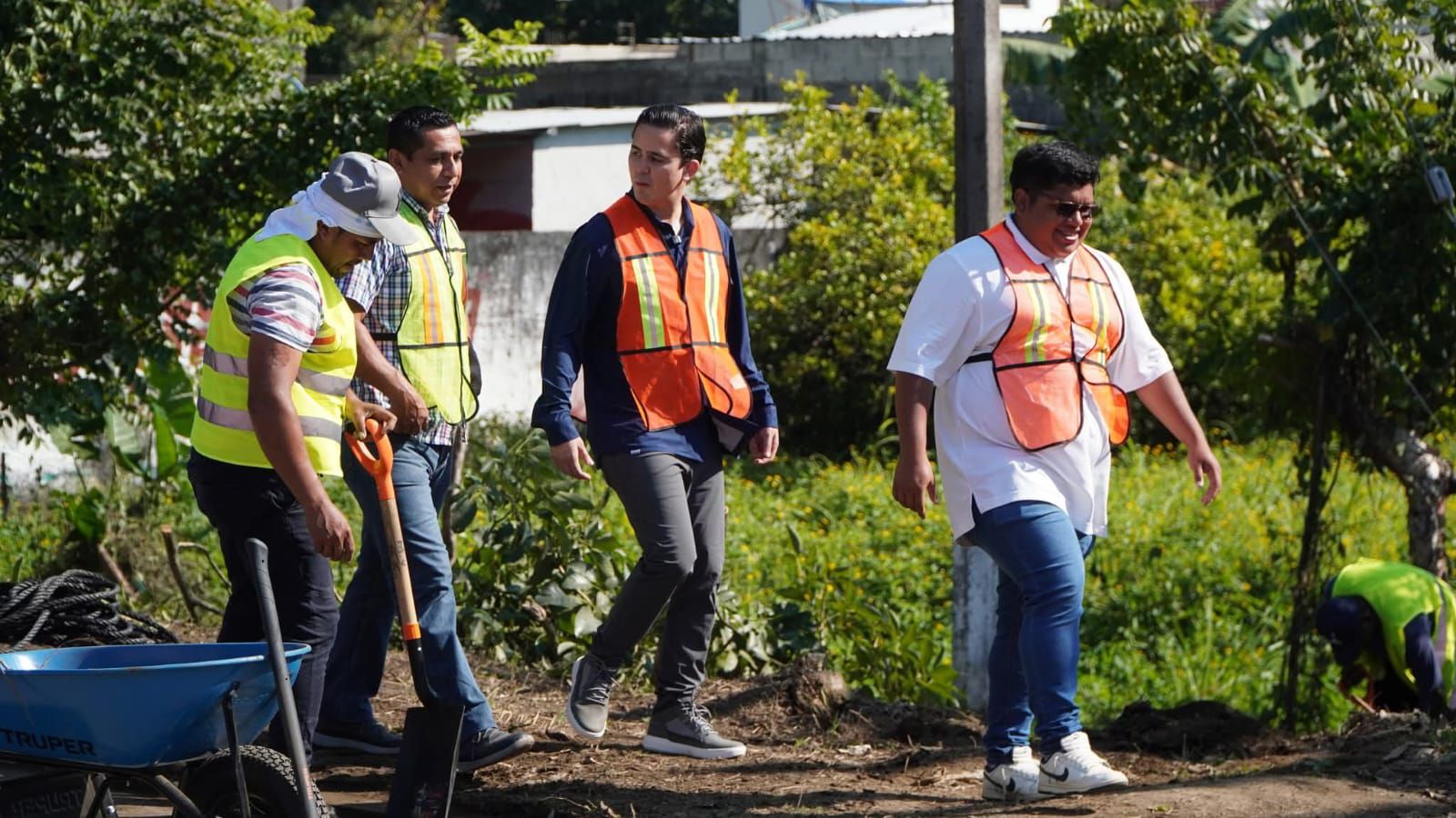 Supervisa alcalde Rafa Fararoni trabajos de rehabilitación en Ranchoapan