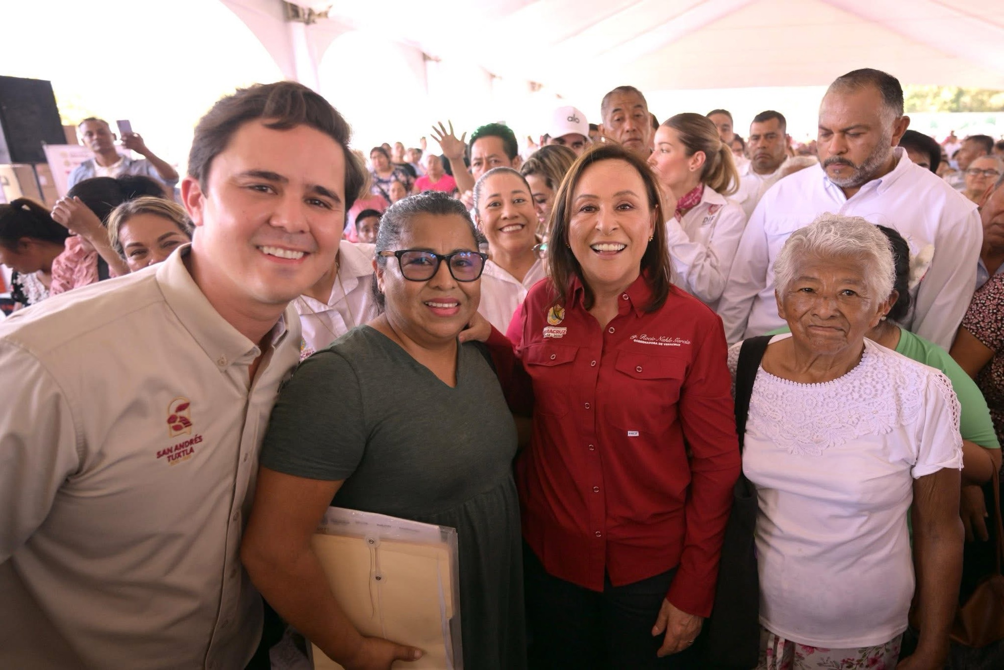 realizó la Entrega de Apoyo a la Familia y la Palabra en beneficio de familias de San Andrés Tuxtla, de la región Tuxtleca y alrededores.