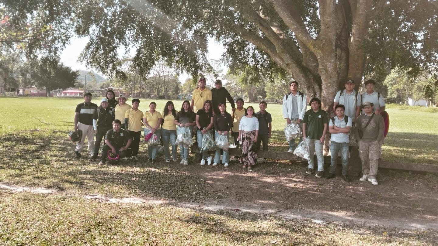 El Instituto Municipal de la Juventud de San Andrés Tuxtla encabezó las acciones de limpieza en el campo de la localidad de Ranchoapan y sus alrededores