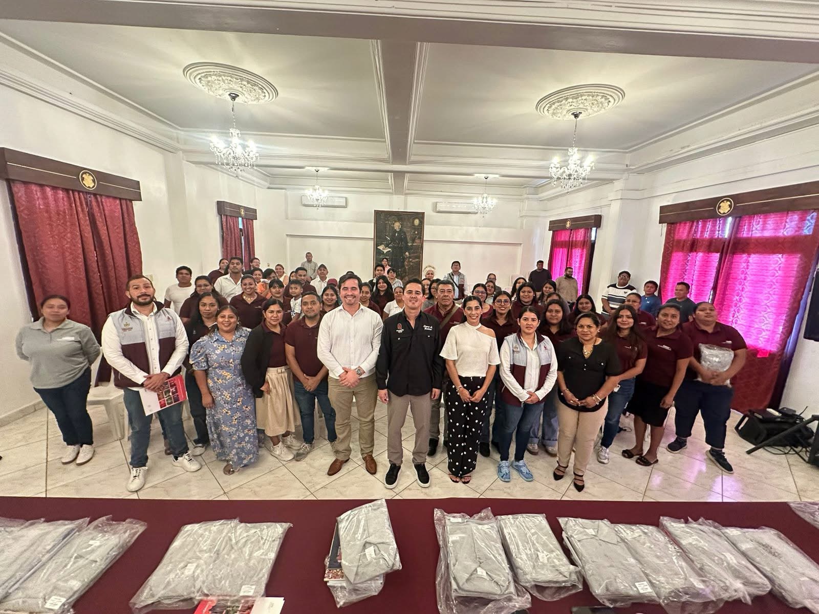 Entrega materiales para educadores comunitarios el DIF municipal de San Andrés en coordinación de IVEA y ayuntamiento￼