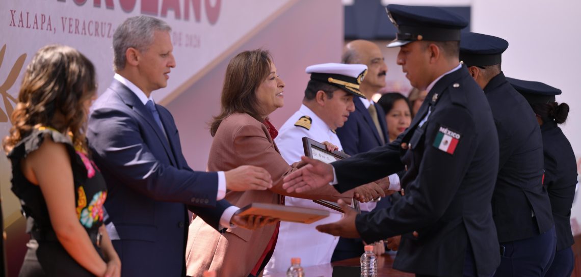 Gobernadora reconoce valor y trabajo humanitario de la Policía Veracruzana en contingencias