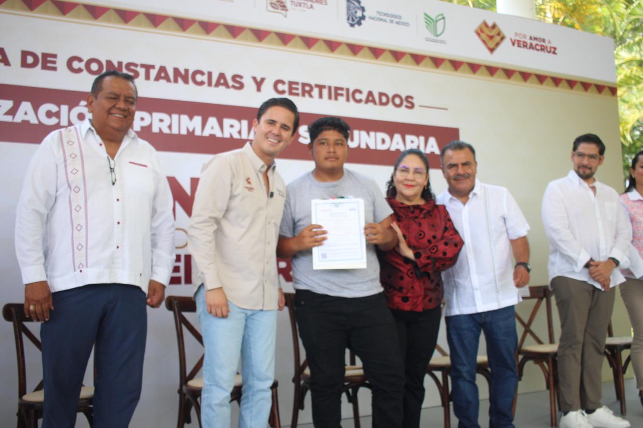 Avanza programa «Nunca es tarde para aprender» en San Andrés Tuxtla 