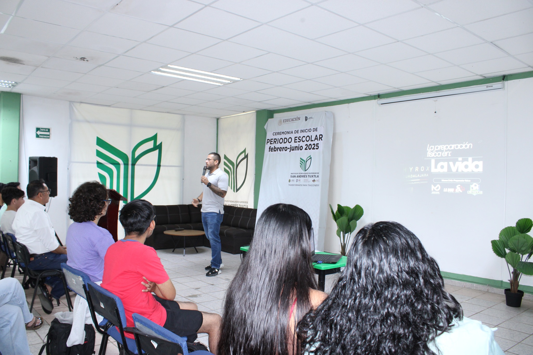 𝐄𝐧 𝐞𝐥 𝐓𝐞𝐜 𝐝𝐞 𝐒𝐚𝐧 𝐀𝐧𝐝𝐫𝐞́𝐬 𝐬𝐞 𝐥𝐥𝐞𝐯𝐚 𝐚 𝐜𝐚𝐛𝐨 𝐜𝐨𝐧𝐟𝐞𝐫𝐞𝐧𝐜𝐢𝐚: “𝐋𝐚 𝐏𝐫𝐞𝐩𝐚𝐫𝐚𝐜𝐢𝐨́𝐧 𝐅𝐢́𝐬𝐢𝐜𝐚 𝐞𝐧 𝐥𝐚 𝐕𝐢𝐝𝐚”