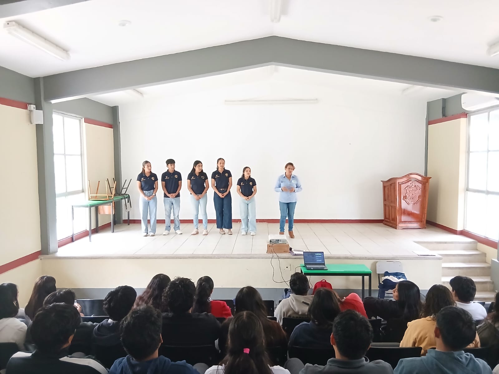 Llevan estudiantes del Tec San Andrés, talleres a escuelas de nivel superior