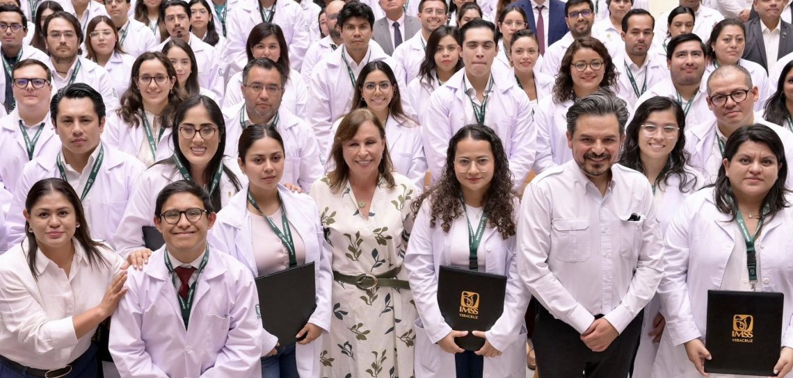 Se incorporan 516 especialistas al IMSS en Veracruz para reforzar la atención médica