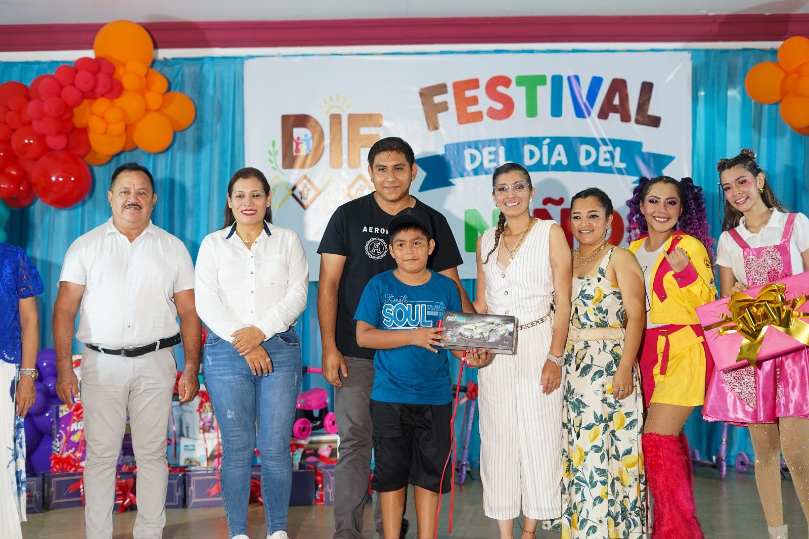 Ayuntamiento celebra a la niñez de Ángel R. Cabada