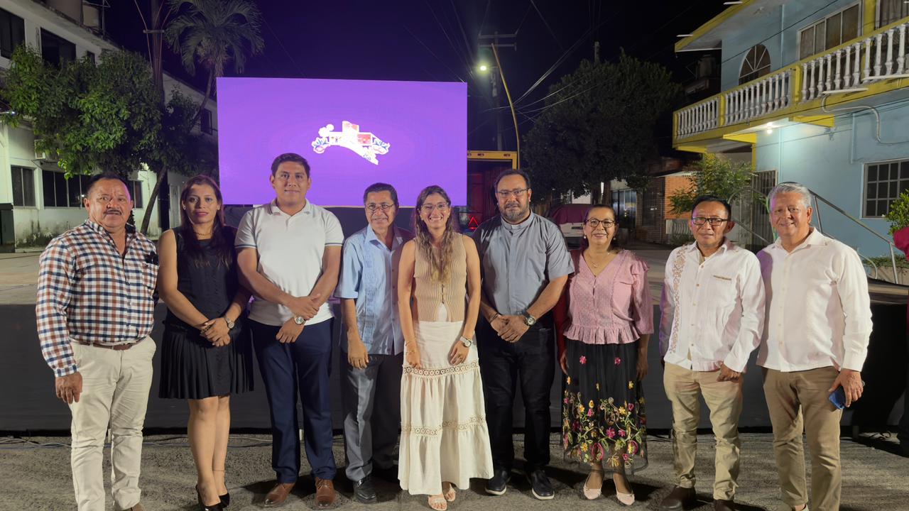Realizan Encuentro Cultural en las festividades de la Santa Cruz de Ángel R. Cabada