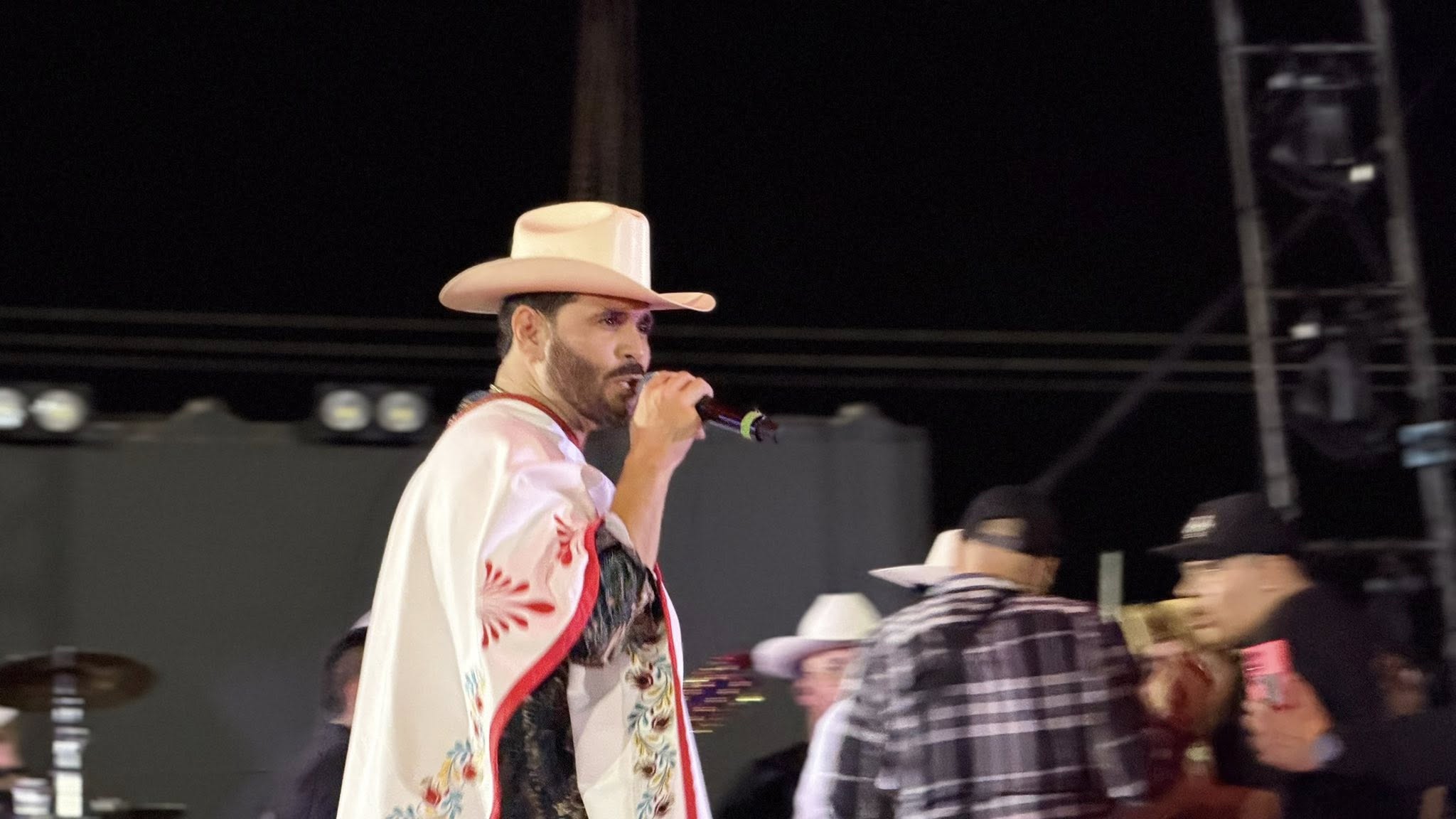Abarrota «El Komander» presentación en Ángel R. Cabada