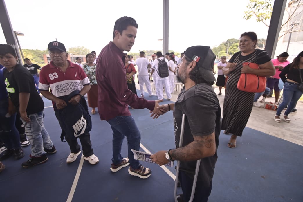 Entregan en San Andrés Tuxtla tarjetas de pensión para personas con discapacidad