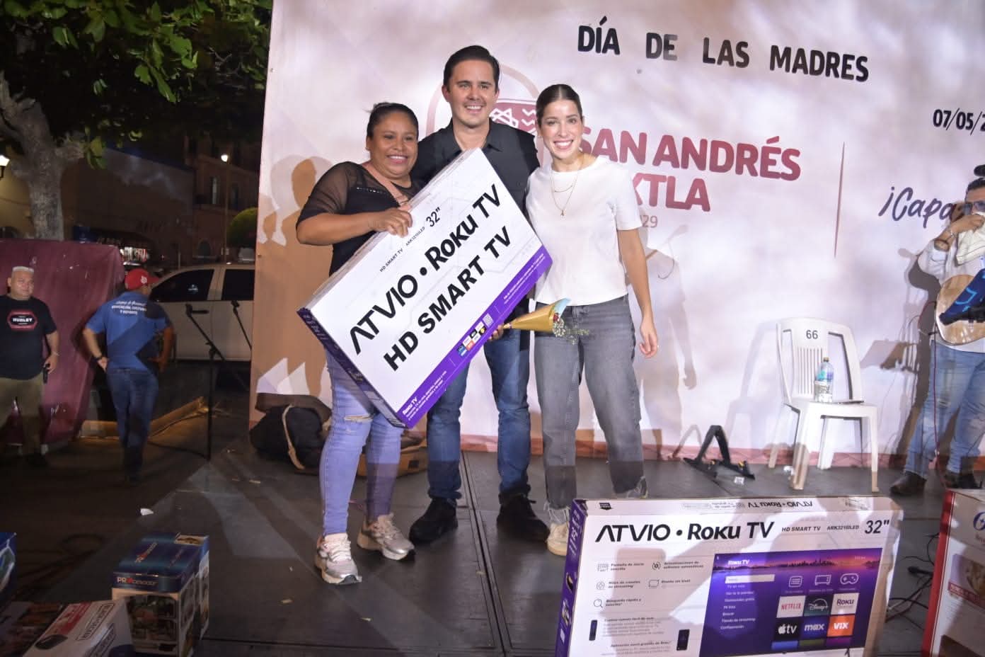 Reconoce Ayuntamiento de San Andrés Tuxtla amor y entrega de mamás sanandrescanas 