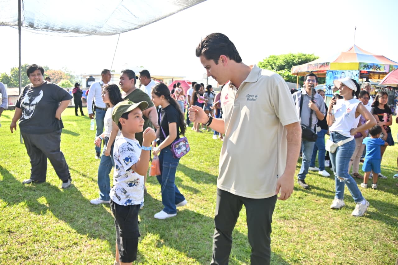 ¡Como nunca antes! Rafa Fararoni celebra en grande a niñas y niños de San Andrés Tuxtla