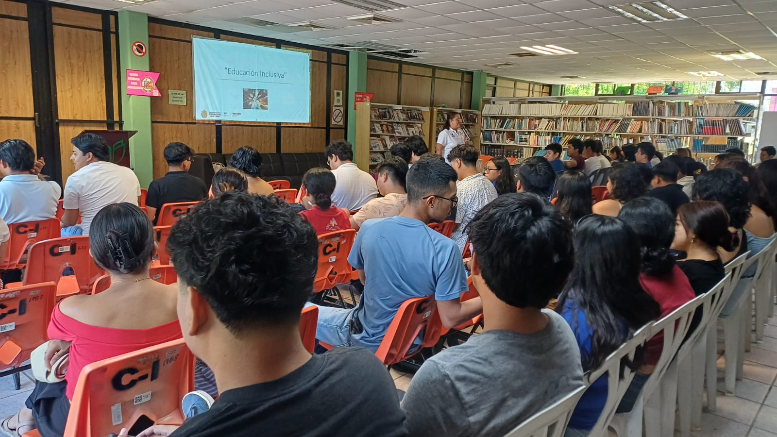 𝐑𝐞𝐜𝐢𝐛𝐞𝐧 𝐞𝐬𝐭𝐮𝐝𝐢𝐚𝐧𝐭𝐞𝐬 𝐝𝐞 𝐥𝐚 𝐋𝐢𝐜𝐞𝐧𝐜𝐢𝐚𝐭𝐮𝐫𝐚 𝐞𝐧 𝐀𝐝𝐦𝐢𝐧𝐢𝐬𝐭𝐫𝐚𝐜𝐢𝐨́𝐧 𝐝𝐞𝐥 𝐓𝐞𝐜𝐧𝐨𝐥𝐨́𝐠𝐢𝐜𝐨 𝐝𝐞 𝐒𝐚𝐧 𝐀𝐧𝐝𝐫𝐞́𝐬 𝐓𝐮𝐱𝐭𝐥𝐚 𝐩𝐥𝐚́𝐭𝐢𝐜𝐚𝐬 𝐝𝐞 “𝐄𝐝𝐮𝐜𝐚𝐜𝐢𝐨́𝐧 𝐈𝐧𝐜𝐥𝐮𝐬𝐢𝐯𝐚”