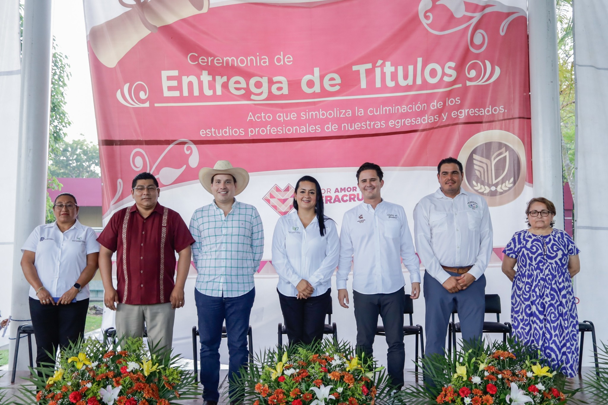 𝐓𝐞𝐜𝐍𝐌 𝐜𝐚𝐦𝐩𝐮𝐬 𝐒𝐚𝐧 𝐀𝐧𝐝𝐫𝐞́𝐬 𝐓𝐮𝐱𝐭𝐥𝐚 𝐫𝐞𝐚𝐥𝐢𝐳𝐚 𝐞𝐧𝐭𝐫𝐞𝐠𝐚 𝐝𝐞 𝟏𝟒𝟎 𝐭𝐢́𝐭𝐮𝐥𝐨𝐬 𝐞𝐥𝐞𝐜𝐭𝐫𝐨́𝐧𝐢𝐜𝐨𝐬